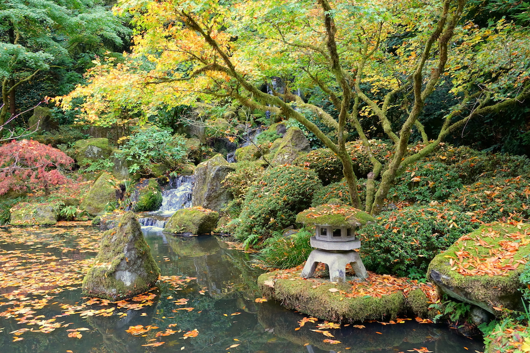 Heavenly_Falls_-_Portland_Japanese_Garden_-_Portland,_Oregon_-_DSC08320